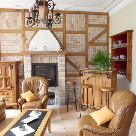 In Cul-des-sarts With Roofed Terrace Holiday home *