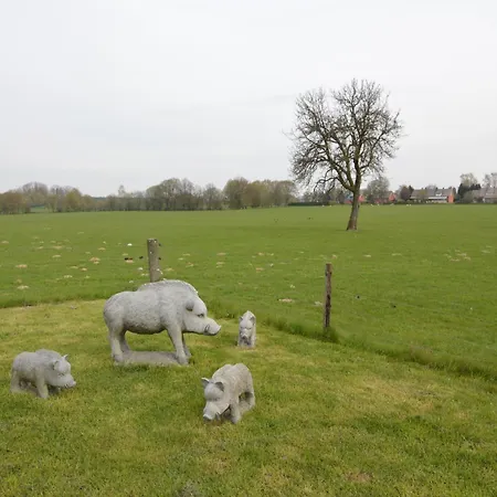 In Cul-des-sarts With Roofed Terrace * Riezes