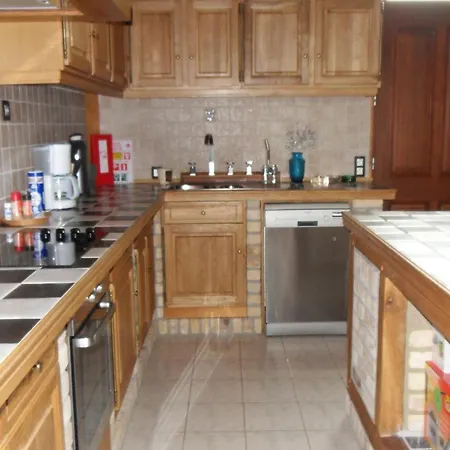 In Cul-des-sarts With Roofed Terrace Holiday home