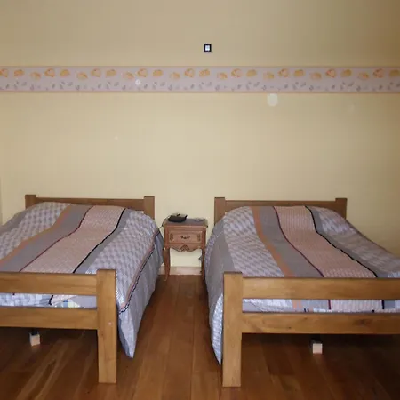 In Cul-des-sarts With Roofed Terrace Riezes