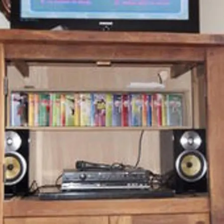 In Cul-des-sarts With Roofed Terrace Holiday home