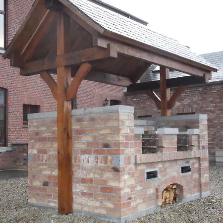 別荘 In Cul-des-sarts With Roofed Terrace