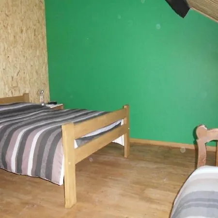 In Cul-des-sarts With Roofed Terrace Riezes