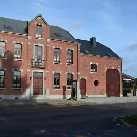 In Cul-des-sarts With Roofed Terrace Riezes