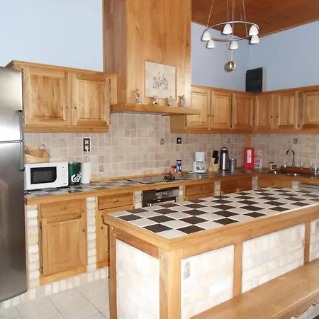 別荘 In Cul-des-sarts With Roofed Terrace Riezes