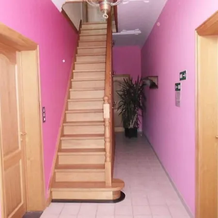 In Cul-des-sarts With Roofed Terrace Holiday home *