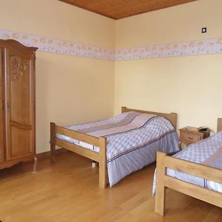 In Cul-des-sarts With Roofed Terrace *