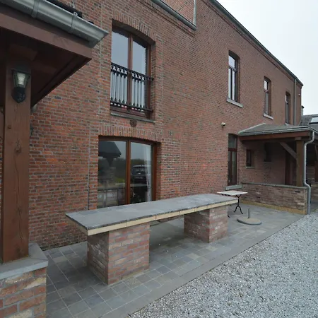 In Cul-des-sarts With Roofed Terrace * Riezes