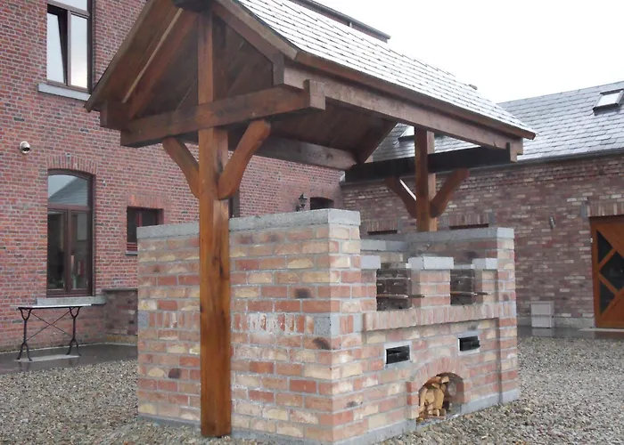 بيت للعطل In Cul-des-sarts With Roofed Terrace