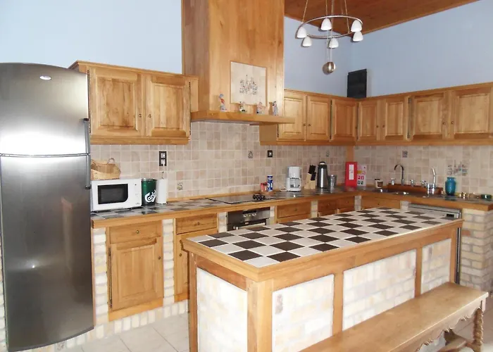 بيت للعطل In Cul-des-sarts With Roofed Terrace Riezes