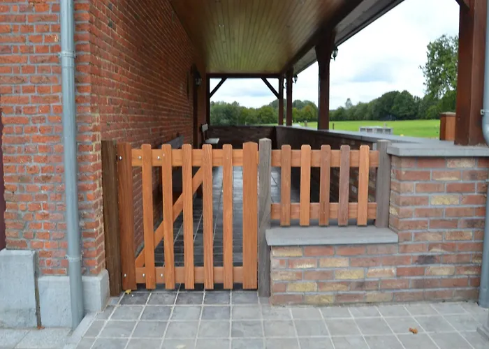 In Cul-des-sarts With Roofed Terrace بيت للعطل